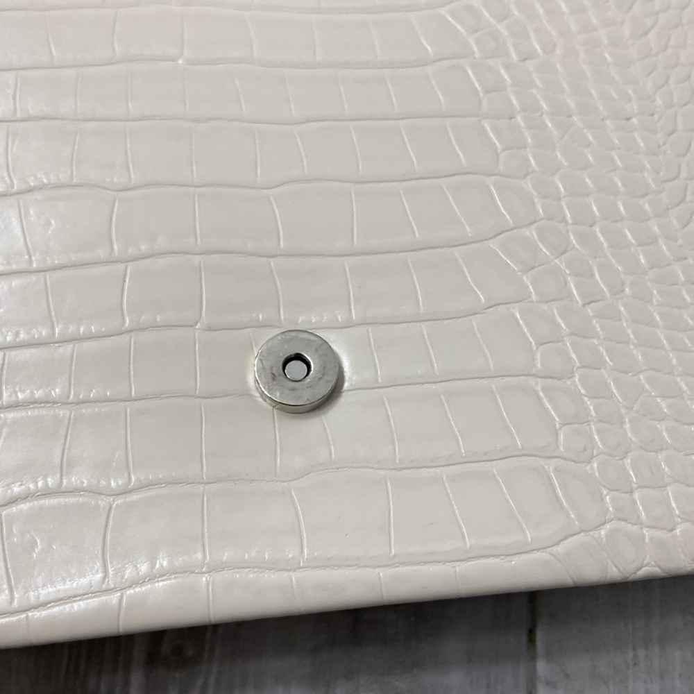 A New Day Vegan pebbled leather purse, like new - Picture 5 of 11